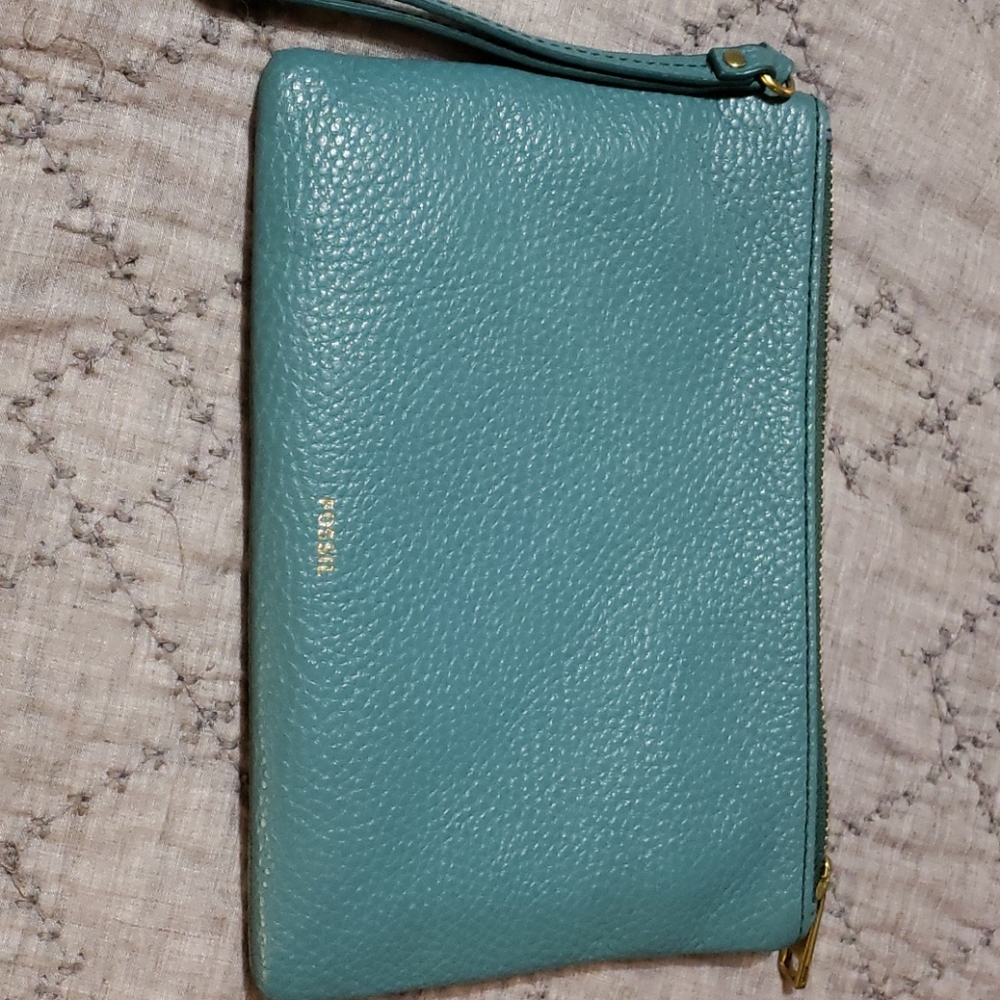 Fossil Wristlet Pebble Leather
